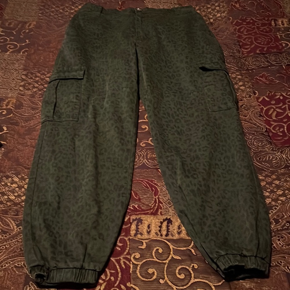 Easel Los Angeles Cargo Joggers Gem